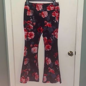 No Boundaries flare leg pants Size XXL